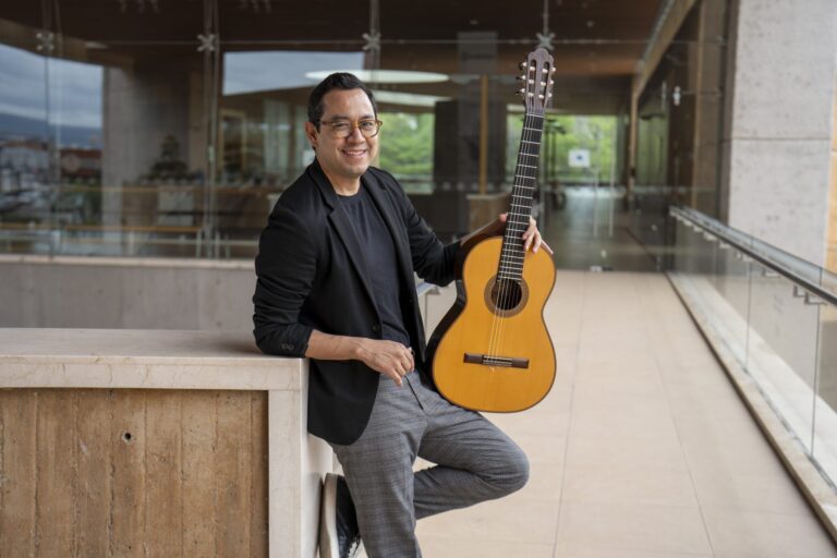 La guitarra de Vladimir Ibarra hará florecer los sonidos de la naturaleza en el Cervantino