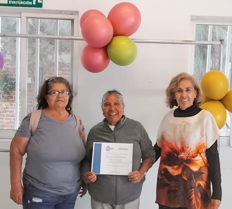 Mujeres, tres historias y un mismo reto: representar a Cortazar en la alberca